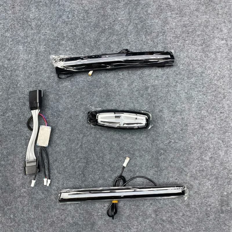 Lincoln Corsair Light Up Emblem with strips