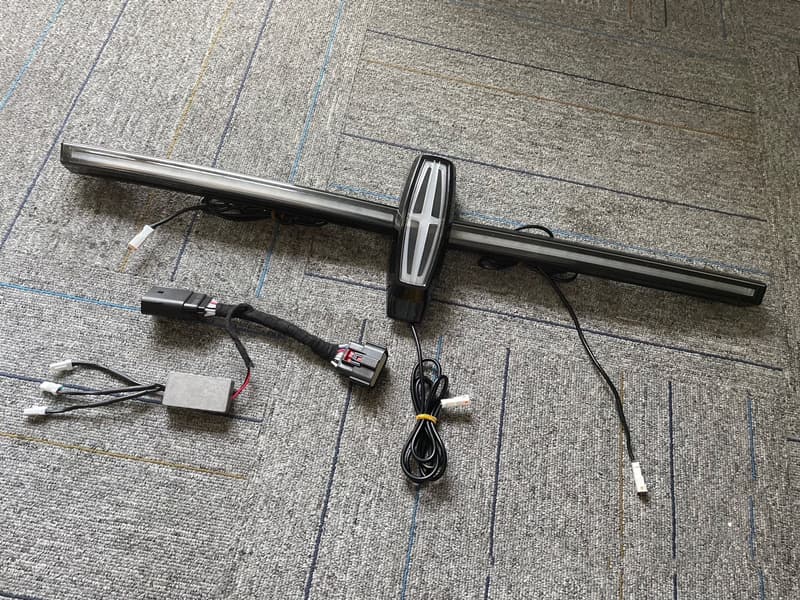 Lincoln Corsair Light Up Emblem with strips