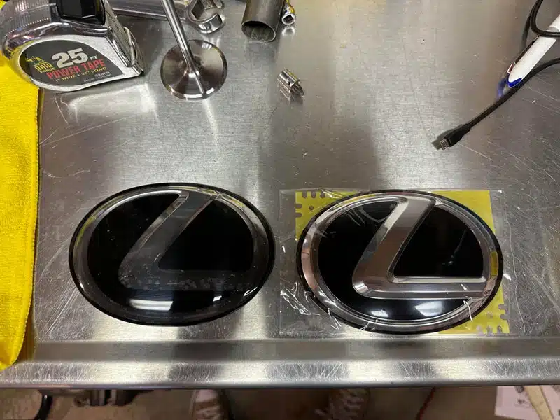 How to Replace Lexus Emblem