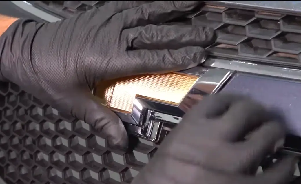 Installing the New Chevrolet Cruze Emblem