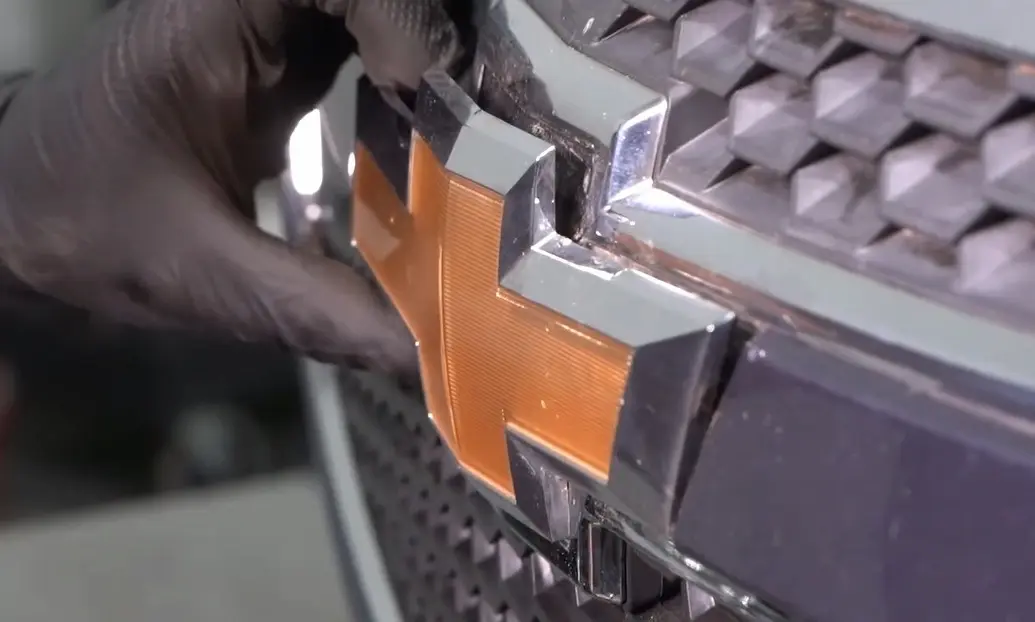 Removing the Old Chevrolet Cruze Emblem